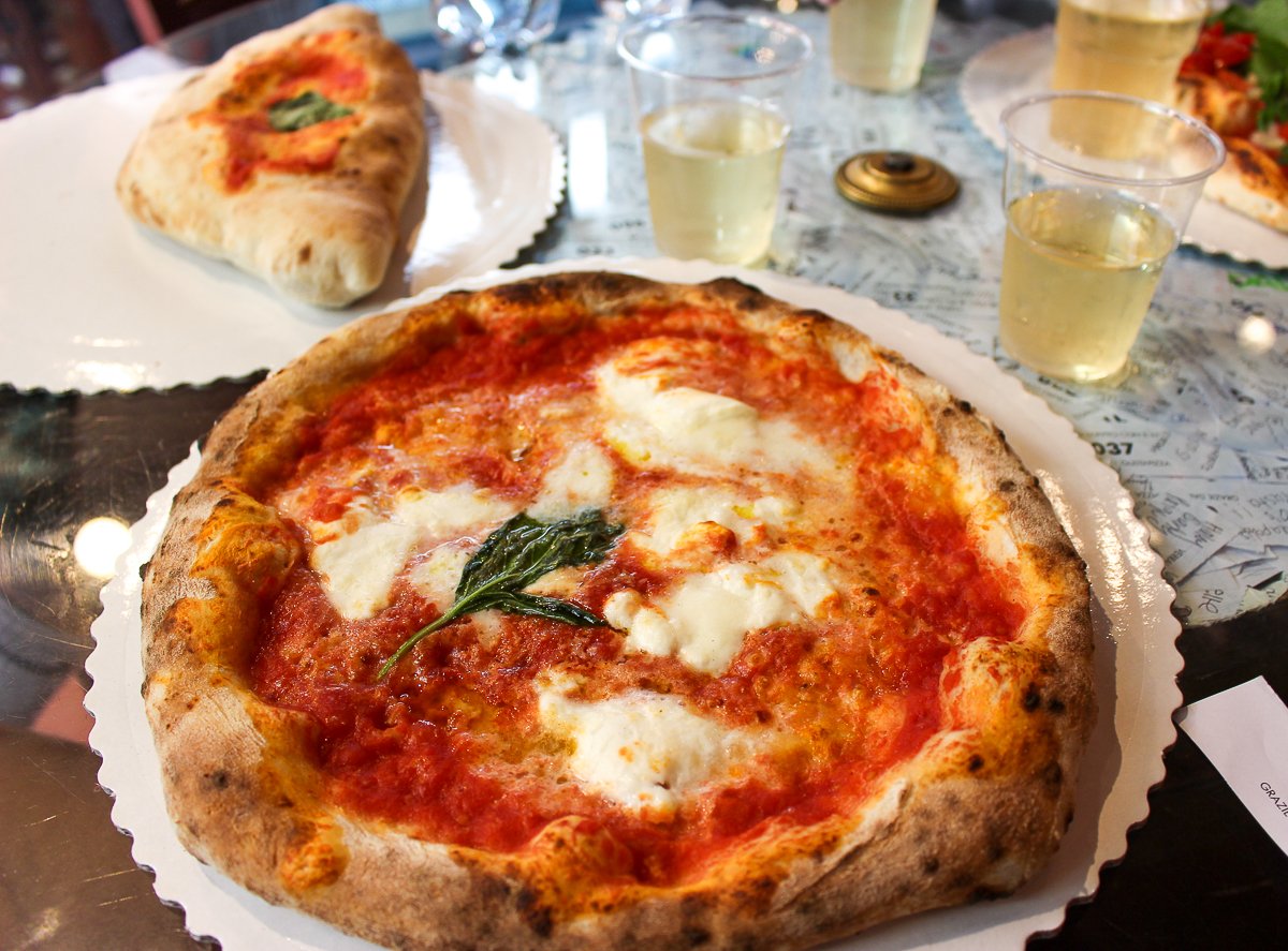 Delicious Neapolitan-style pizza from Gustapizza. If you decide to include Oltrarno in your Florence itinerary, make sure to stop by Gustapizza.