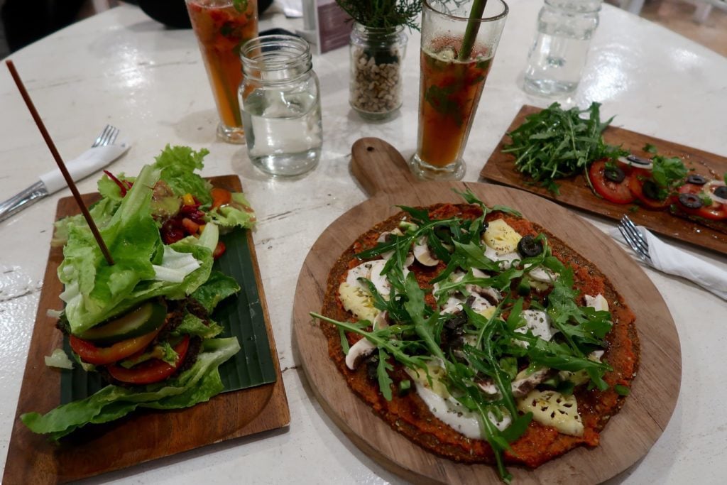 Looking for the best healthy restaurants in Ubud, Bali? These are my top five picks for amazingly delicious vegetarian and vegan cafes in Ubud. Enjoy!