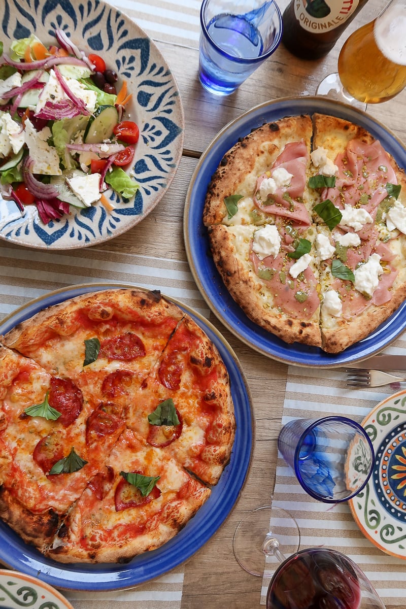 Pizzas and vegetable dishes in Praiano