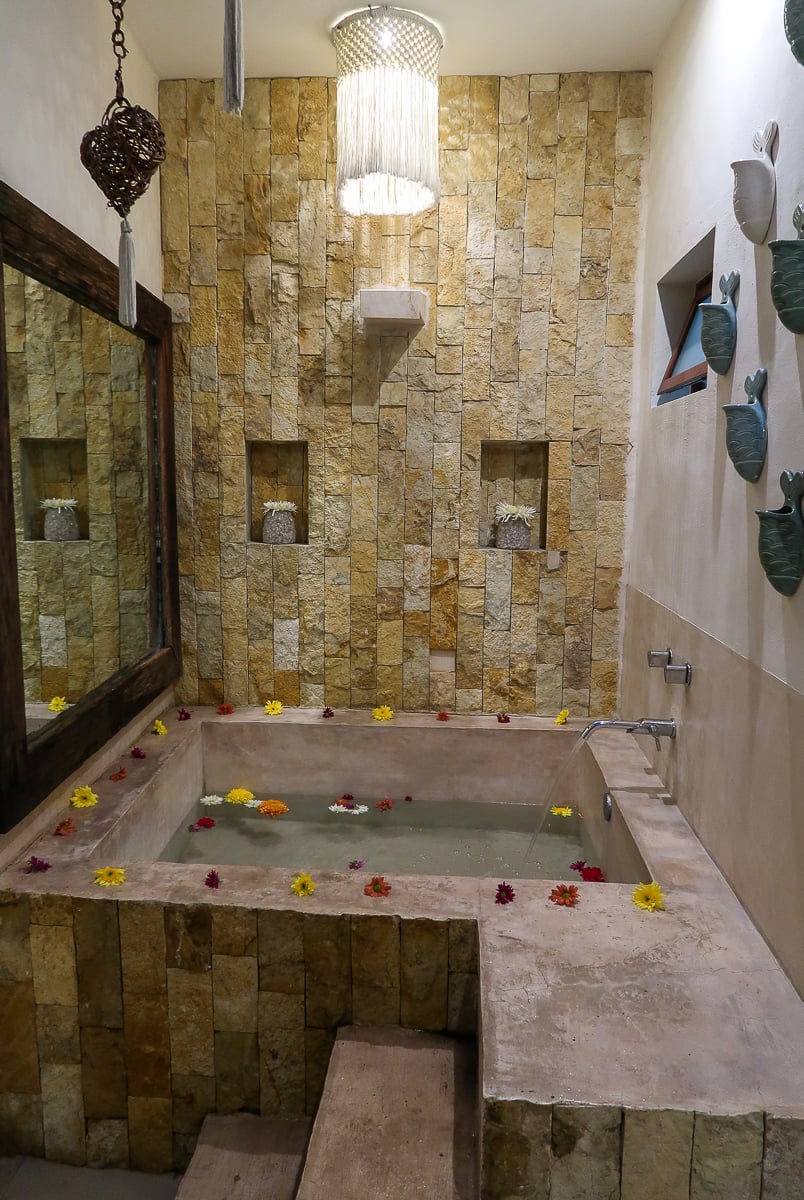 A large outdoor bathtub at a hotel in Mexico