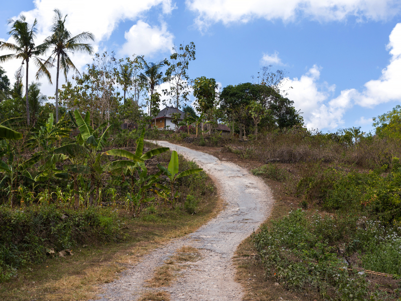 Dirt road in Nusa Penida