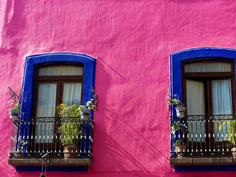 A colorful colonial building in Barrio Jalatlaco.